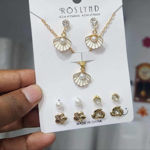 Pearl & Shell Jewellery Set
